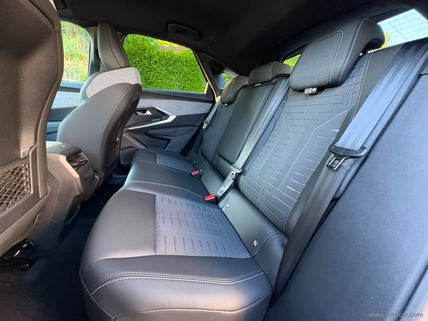 Peugeot 3008 Hybrid 145 e-DCS6 GT - Immagine 14