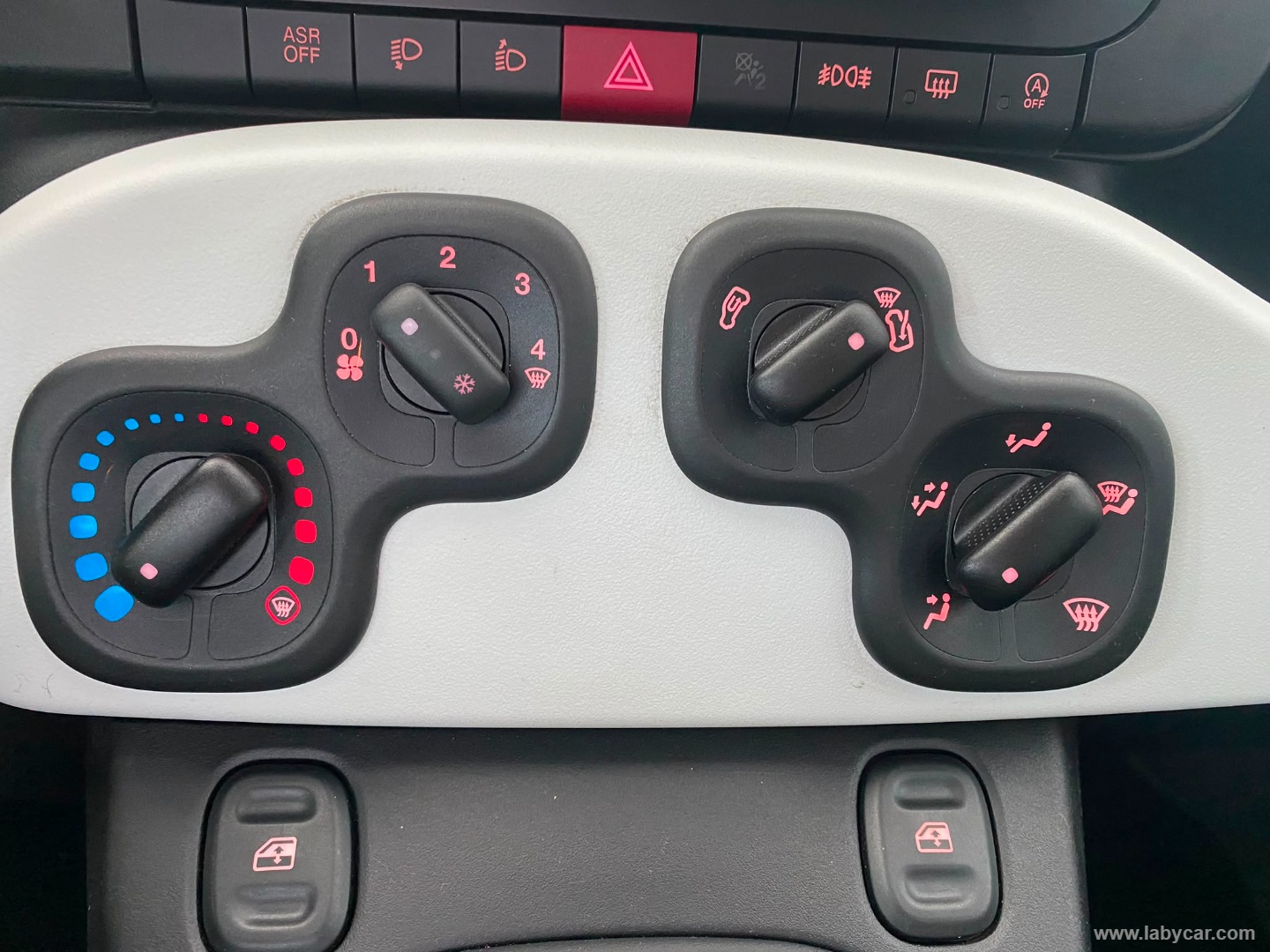 Fiat Panda 1.0 FireFly S&S Hybrid Pandina - Immagine 14