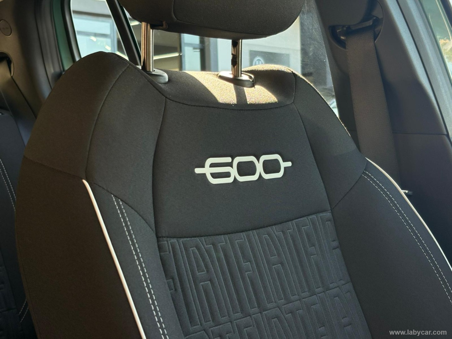 Fiat 600 Hybrid 145 CV DCT MHEV Icon - Immagine 14