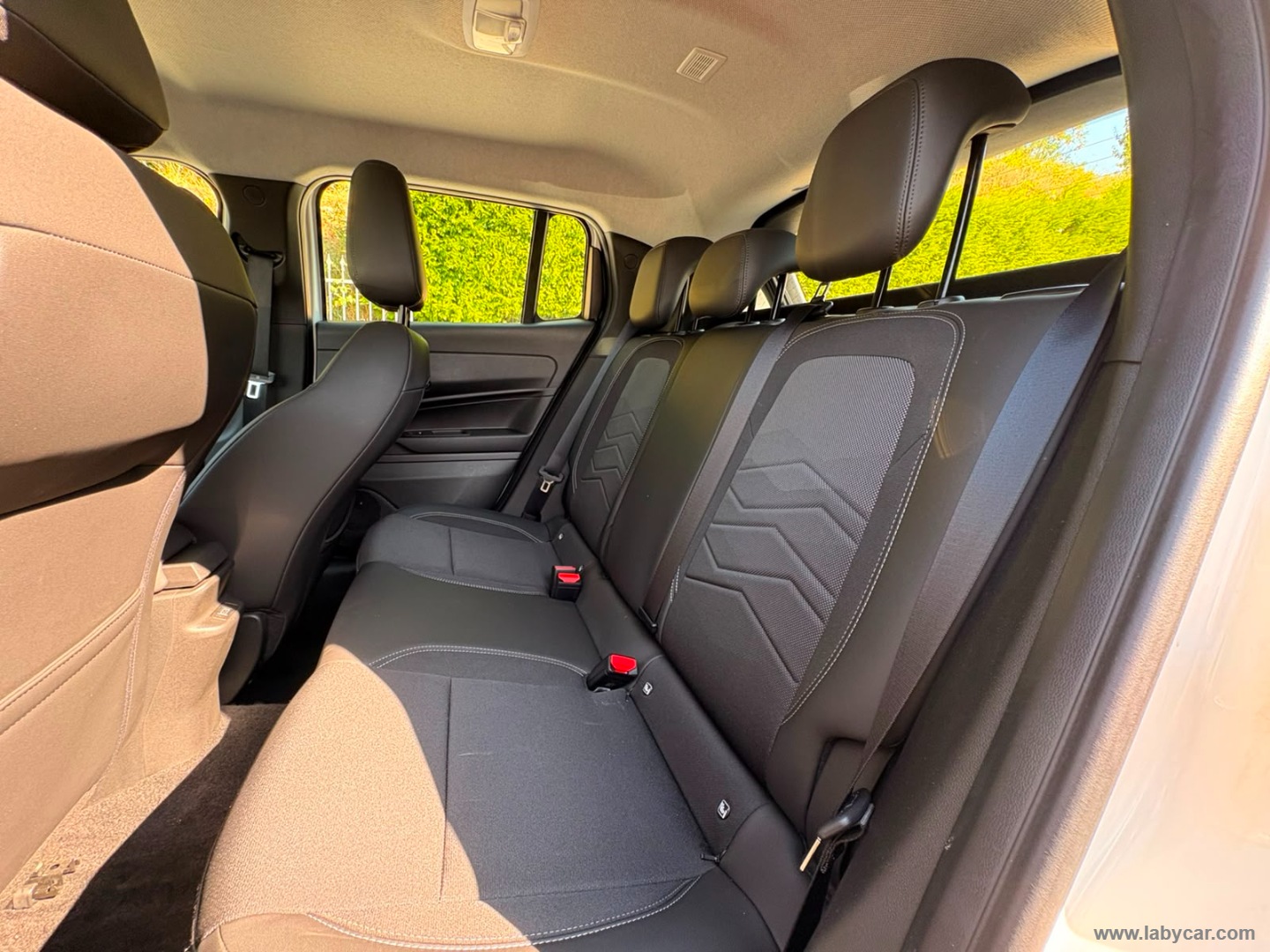 Jeep Avenger 1.2 Turbo Altitude - Immagine 14