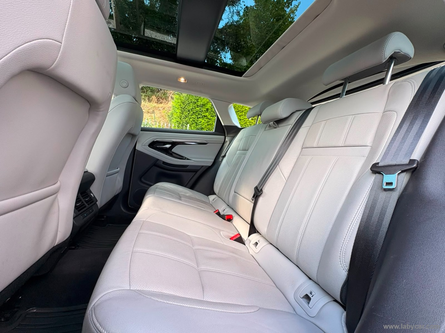 Land Rover Range Rover Evoque RR Evoque 1.5 PHEV 300 CV AWD Auto SE - Immagine 14