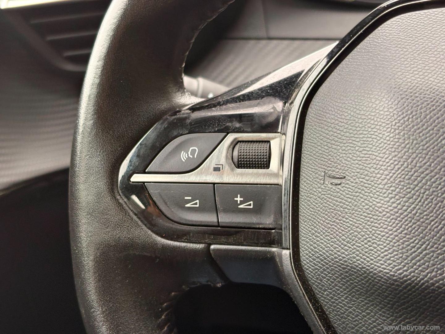 Peugeot 208 BlueHDi 100 S&S 5p. Active - Immagine 14