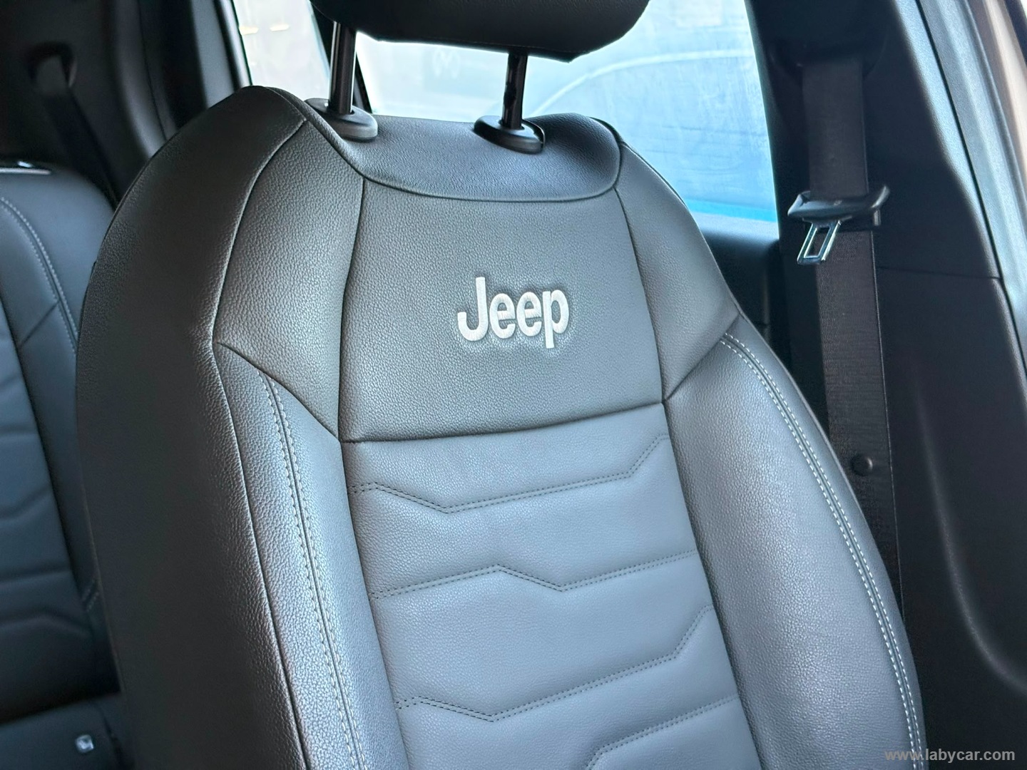 Jeep Avenger 1.2 Turbo Altitude - Immagine 14