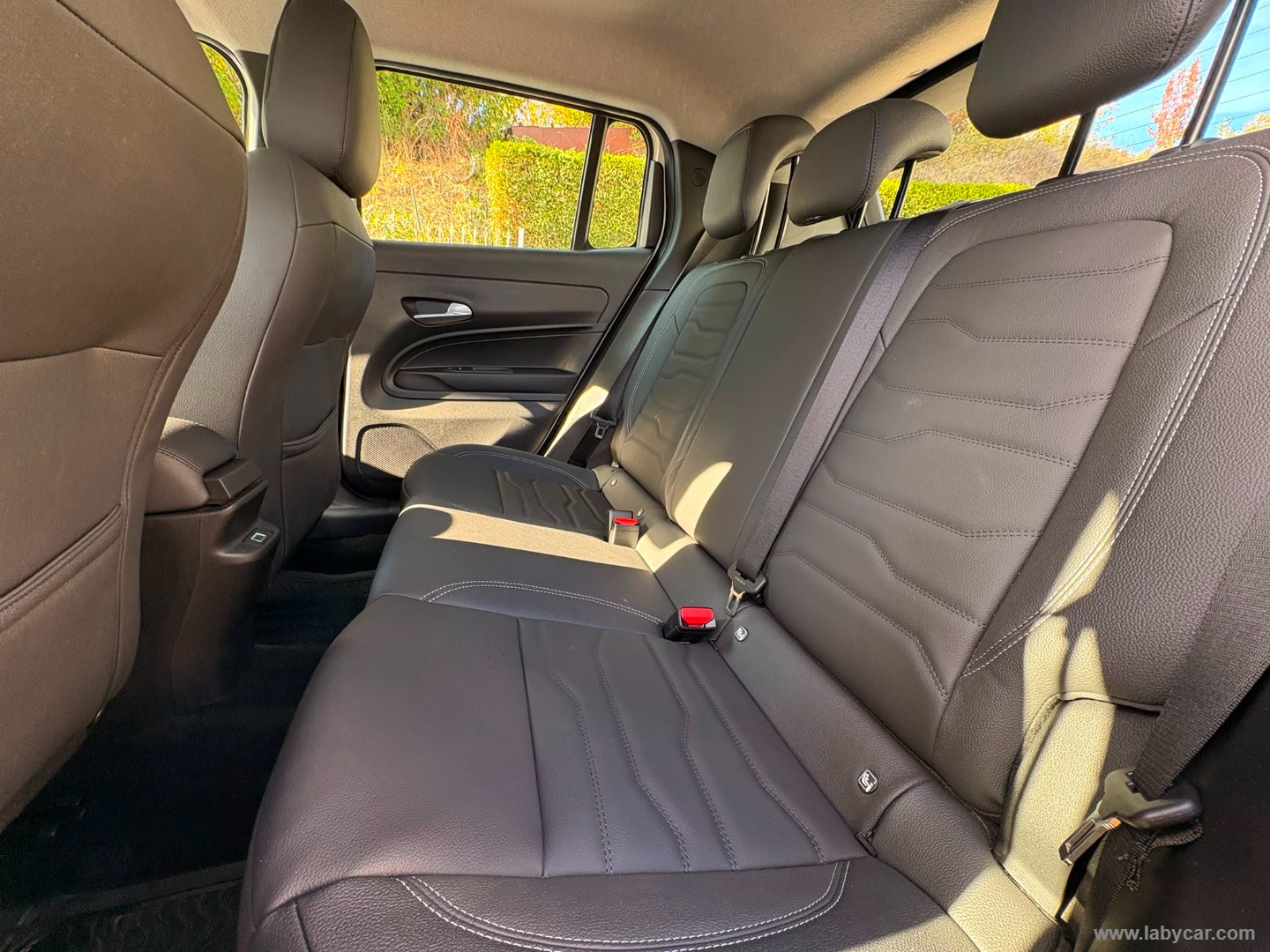Jeep Avenger 1.2 Turbo Altitude - Immagine 14