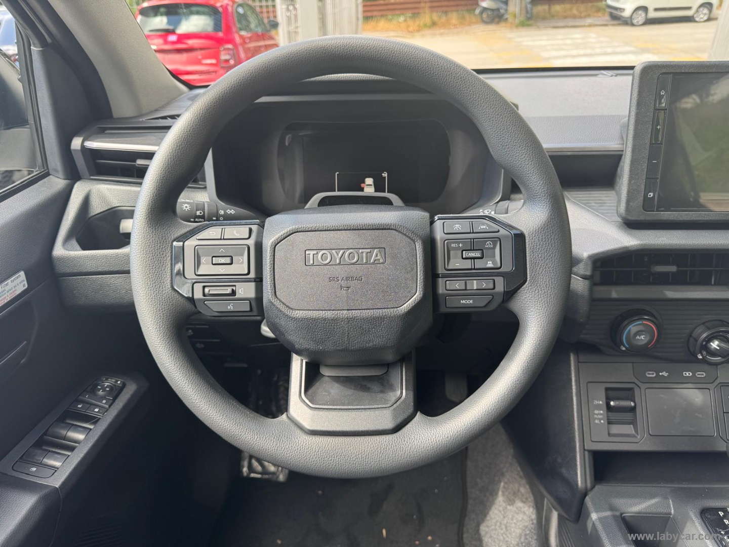 Toyota Hilux 2.8 D-4D 48V A/T 4WD DC Hilux - Immagine 14