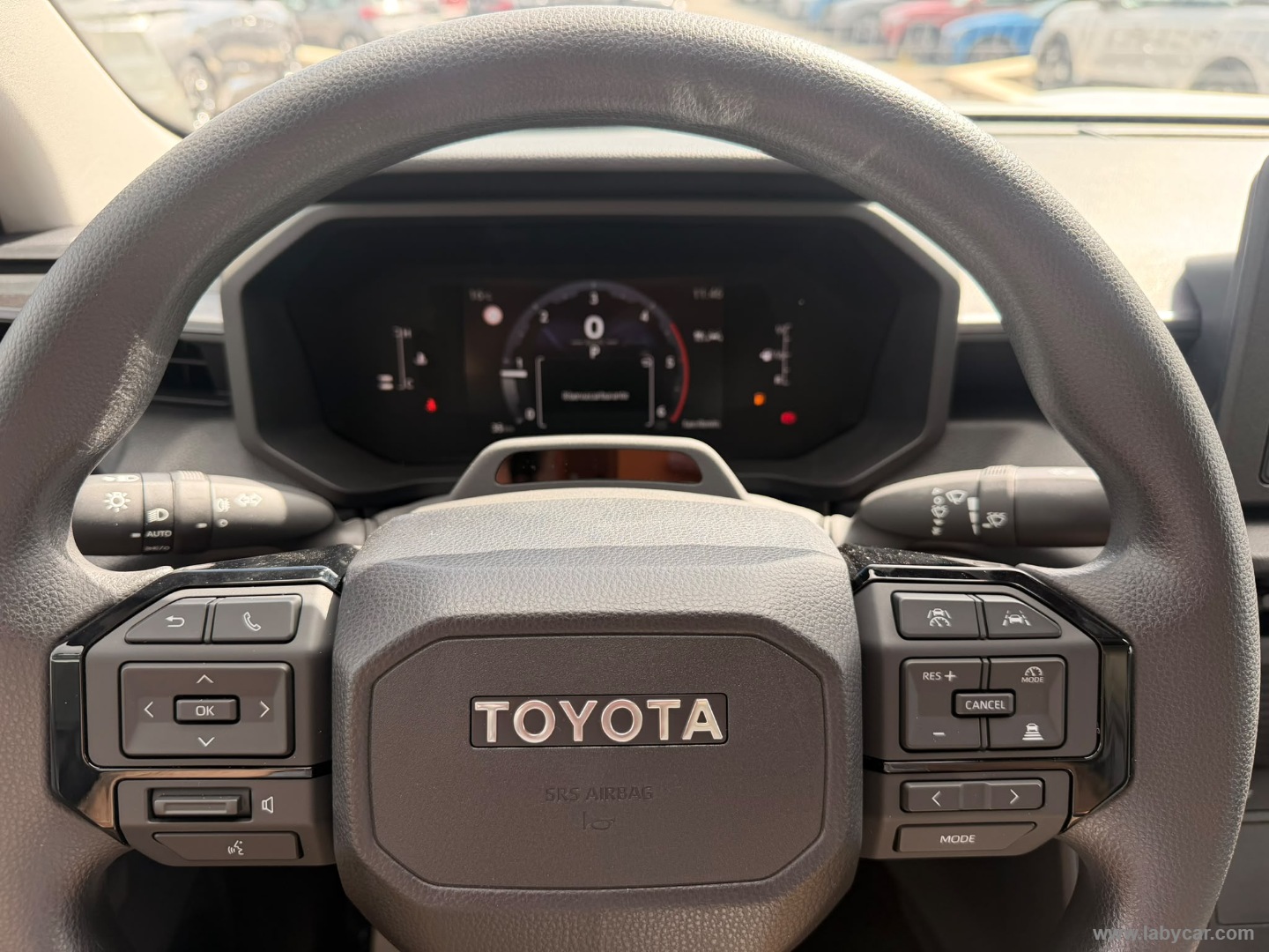 Toyota Hilux 2.8 D-4D 48V A/T 4WD DC Hilux - Immagine 14