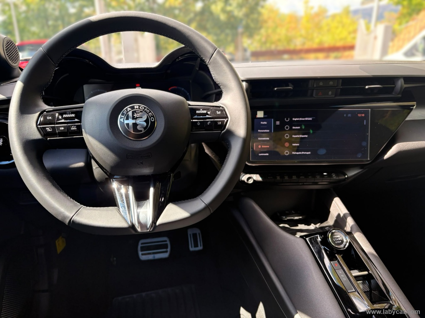 Alfa Romeo Junior 1.2 145 CV Hybrid eDCT6 Ti - Immagine 14