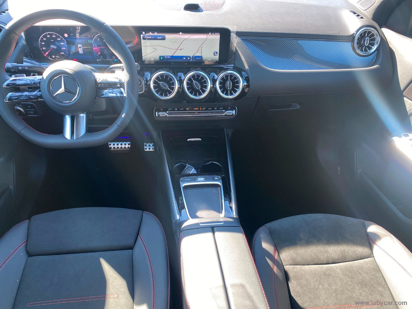 Mercedes-Benz Classe GLA 200 d Automatic AMG Line Extra - Immagine 14