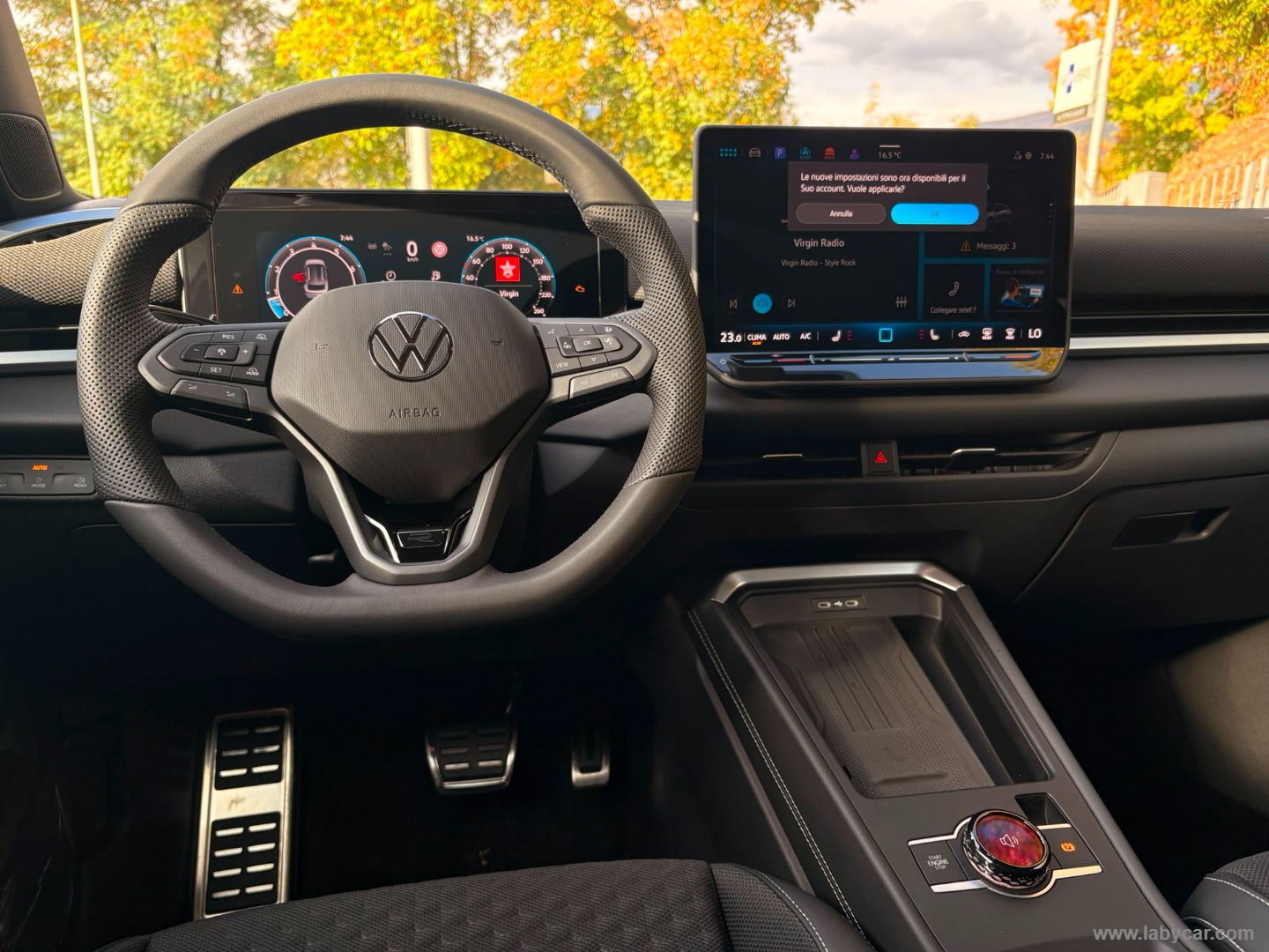 Volkswagen T-Roc 1.5 eTSI ACT 150 CV DSG R-Line - Immagine 14
