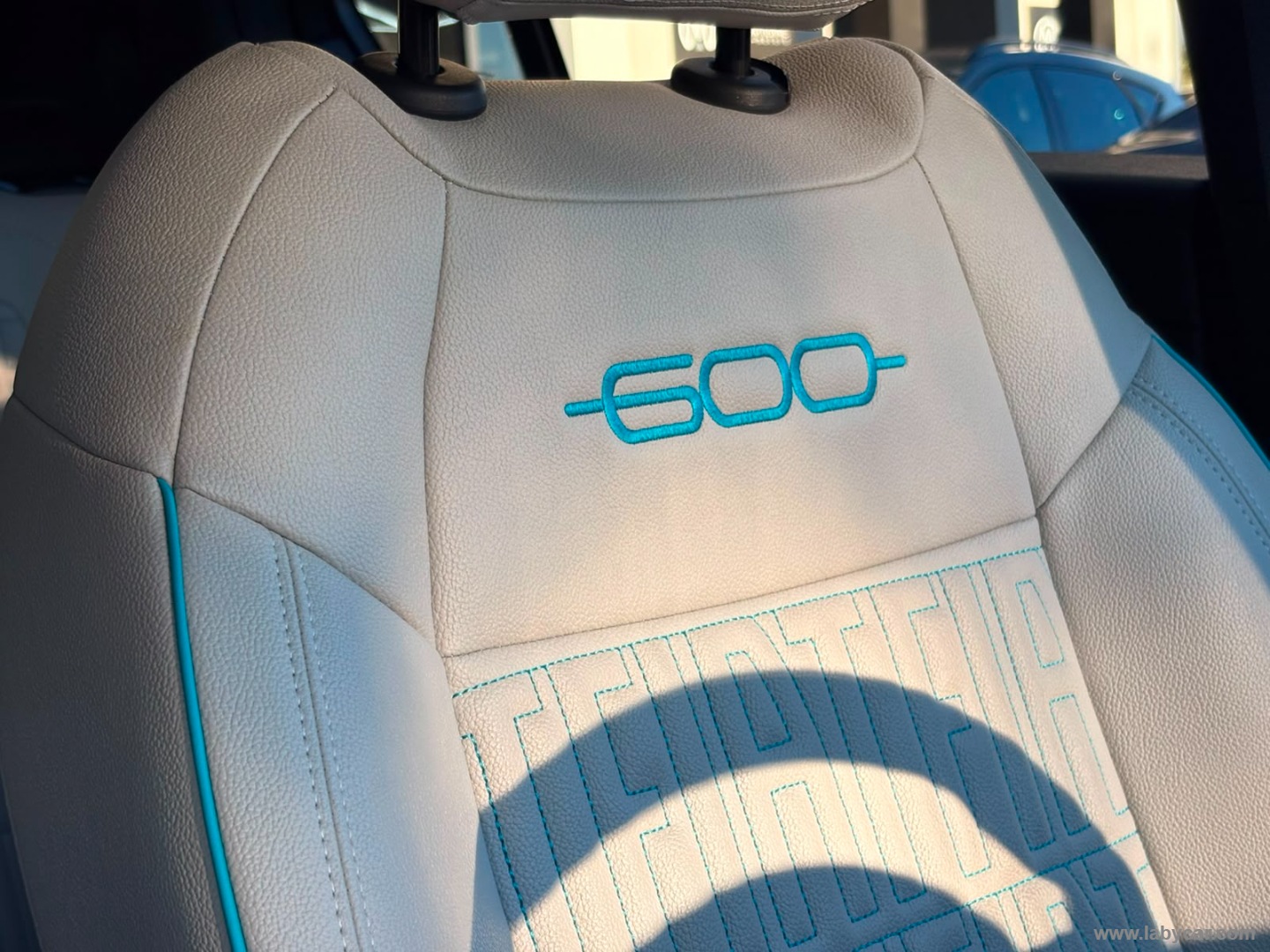 Fiat 600 Hybrid 110 CV DCT MHEV La Prima - Immagine 14