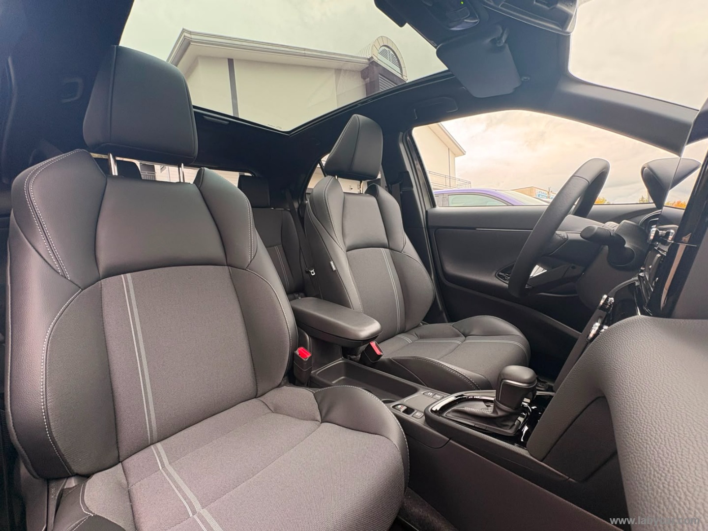 Toyota Yaris Cross 1.5 Hybrid 5p. E-CVT Lounge - Immagine 14