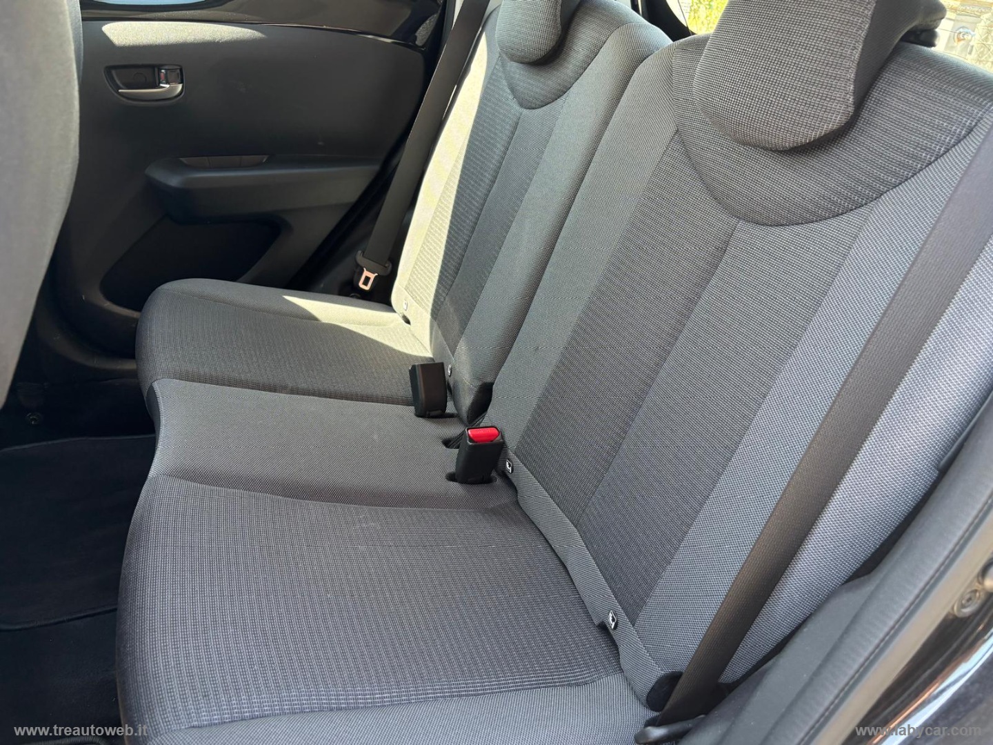 Aygo Connect 1.0 VVT-i 72 CV 5p. x-cool - immagine 14