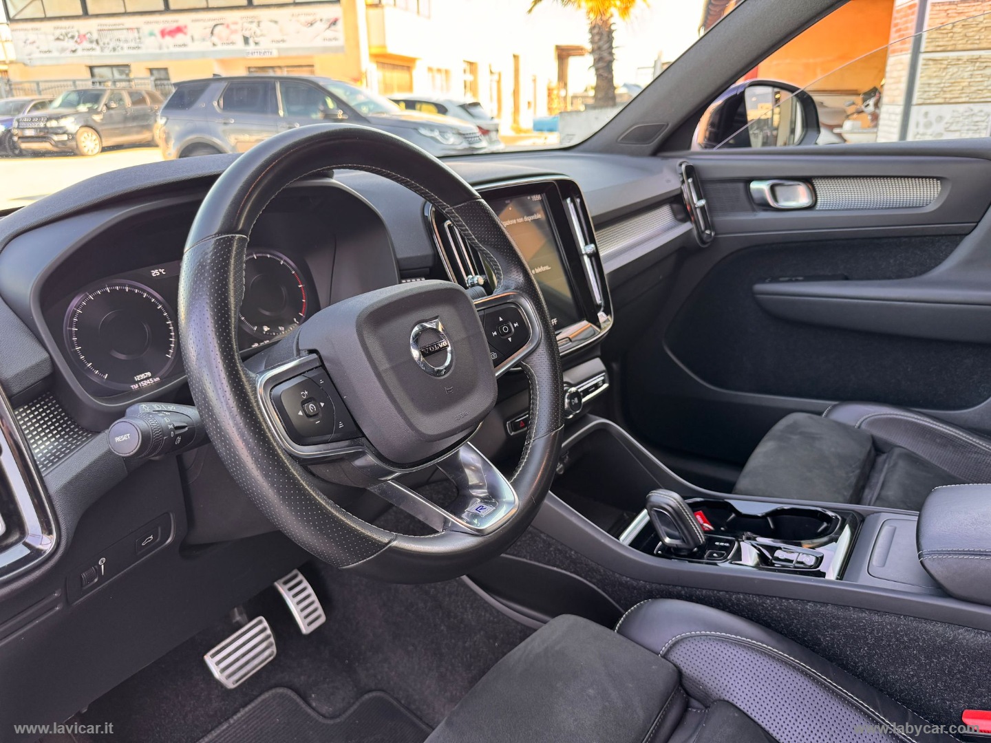 XC40 D3 AWD Geartronic R-design - immagine 14