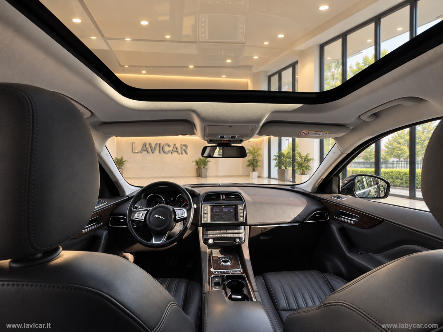 F-Pace 2.0 D 180 CV AWD aut. R-Sport - immagine 14