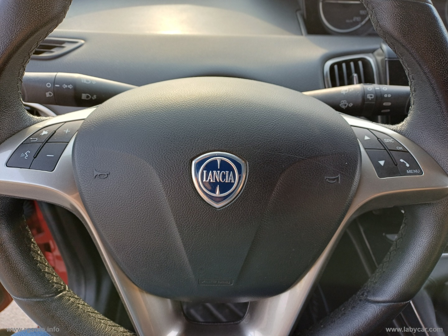 Ypsilon 0.9 T.Air 85 CV 5p. S&S Gold - immagine 14