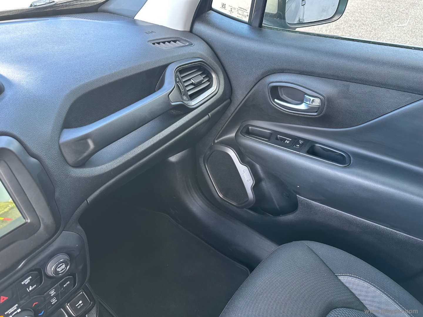 Renegade 1.5 T4 MHEV Limited - immagine 14