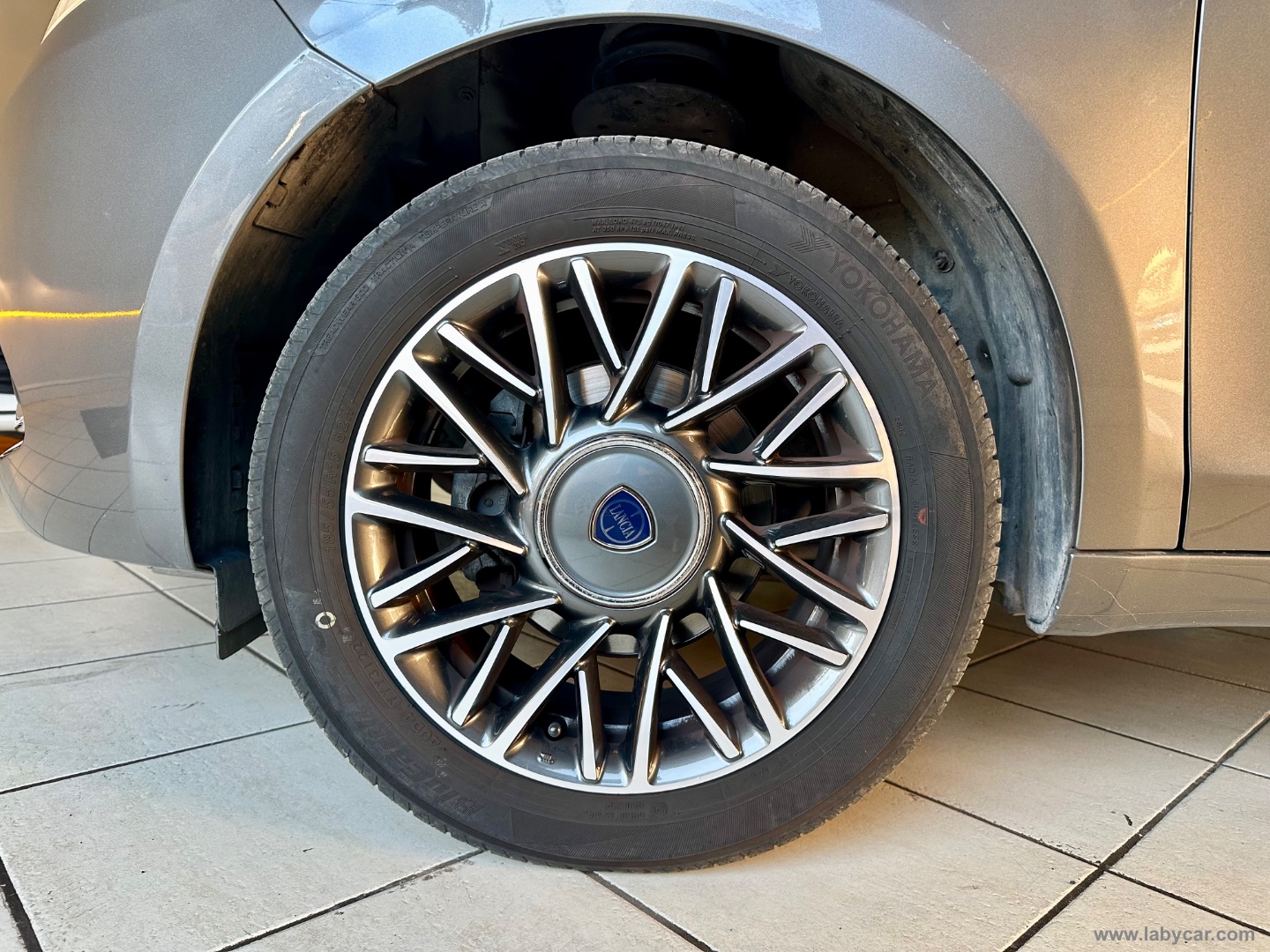 Ypsilon 1.2 69 CV 5p. Gold EURO 6 - immagine 14