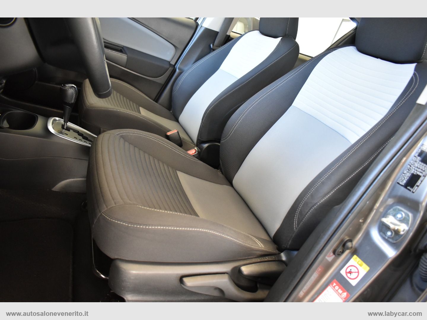 Yaris 1.5 Hybrid 5p. Active - immagine 14