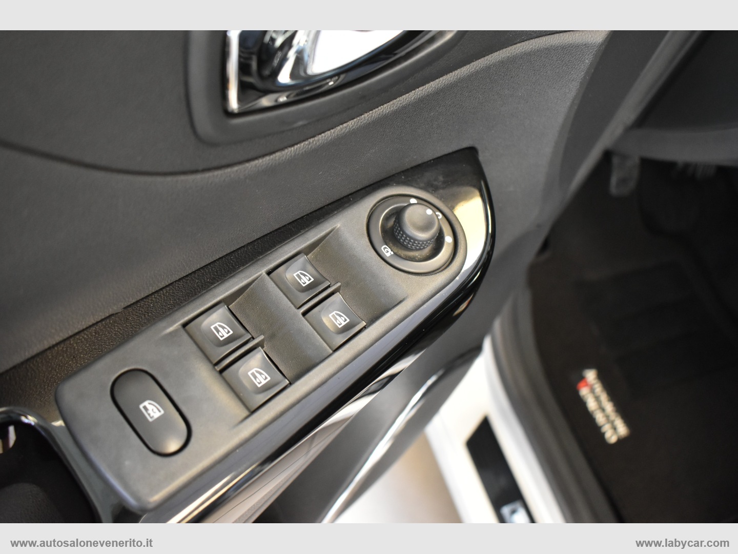 Captur TCe 12V 90 CV S&S Energy Intens - immagine 14