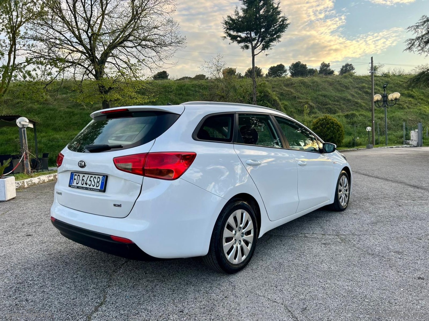 cee d 1.6 CRDi 110 CV SW Active - immagine 14