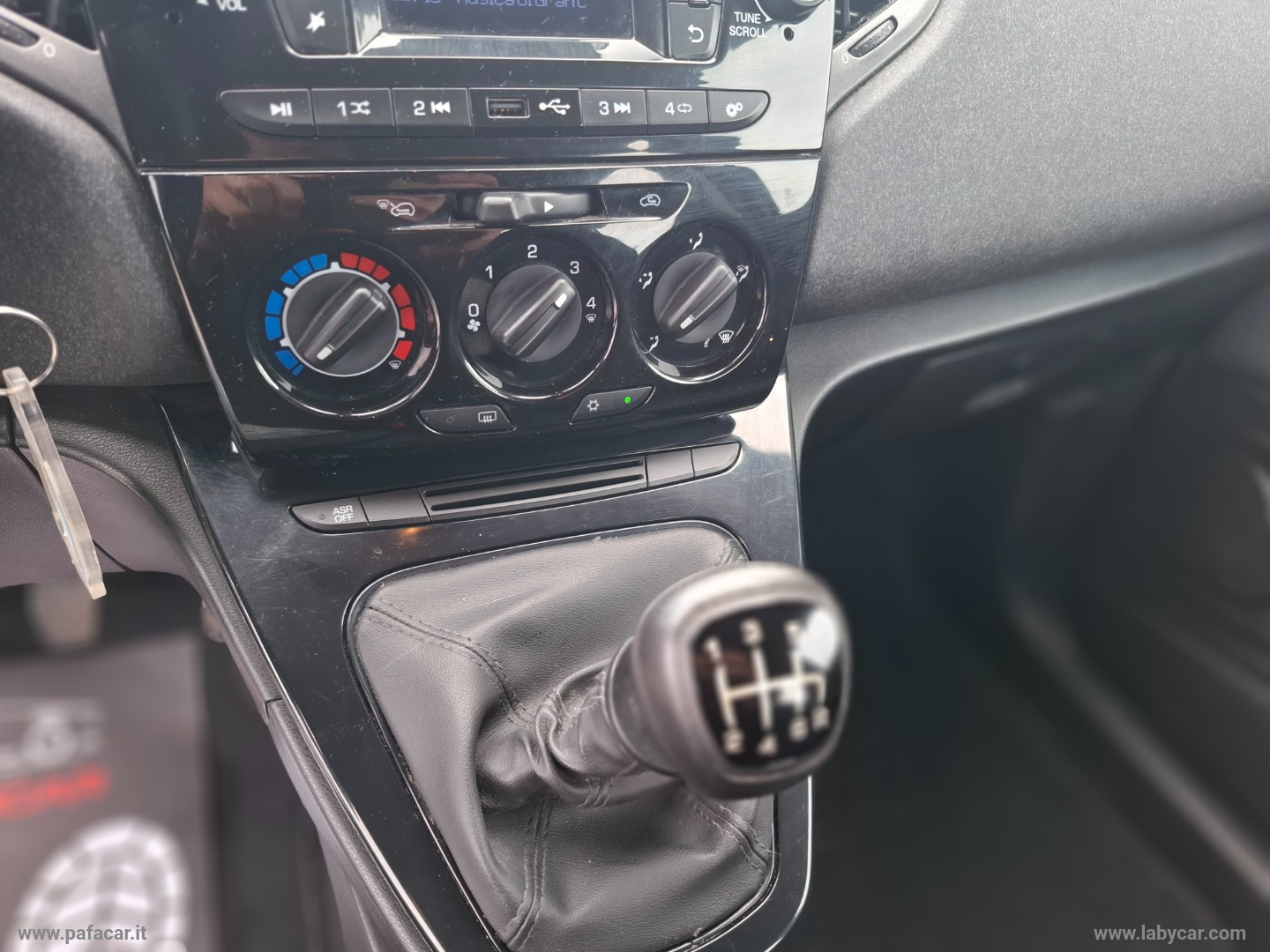 Ypsilon 1.0 FireFly 5p.S&S Hybrid Silver - immagine 14