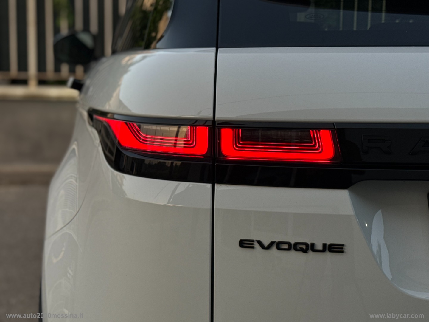 RR Evoque 2.0D I4 163 CV AWD Auto SE - immagine 14