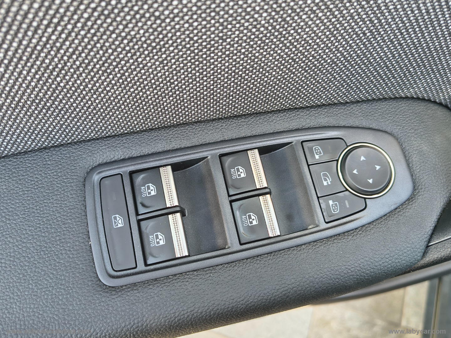 Captur Eco-G 120 CV Techno - immagine 14