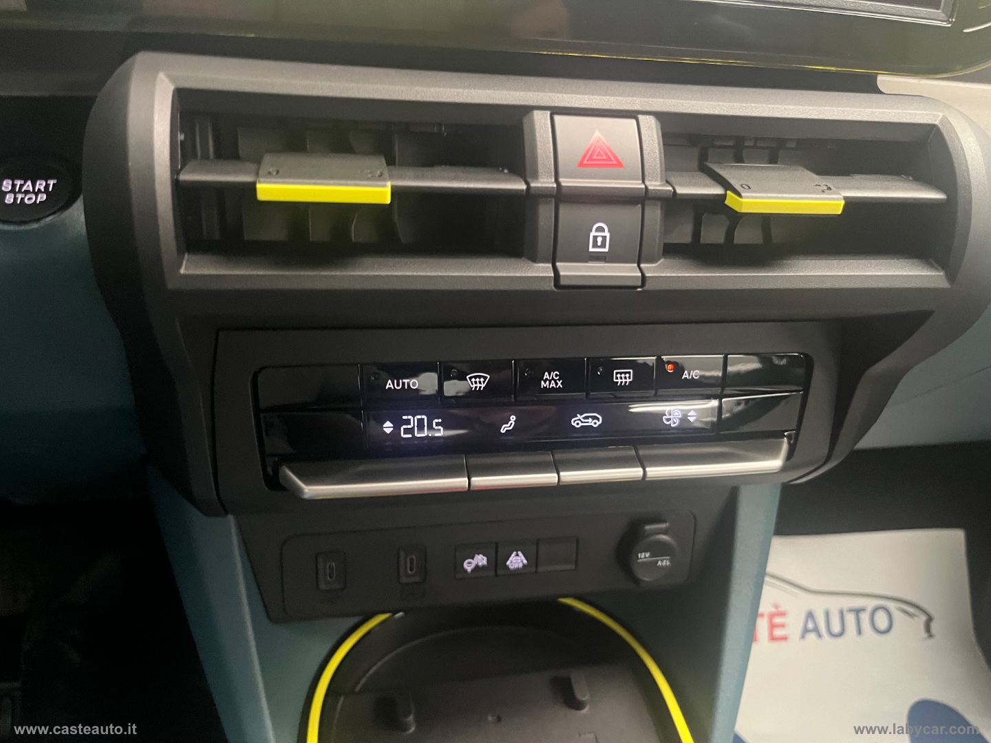 Grande Panda 1.2 Hybrid 110 CV S&S Icon - immagine 14