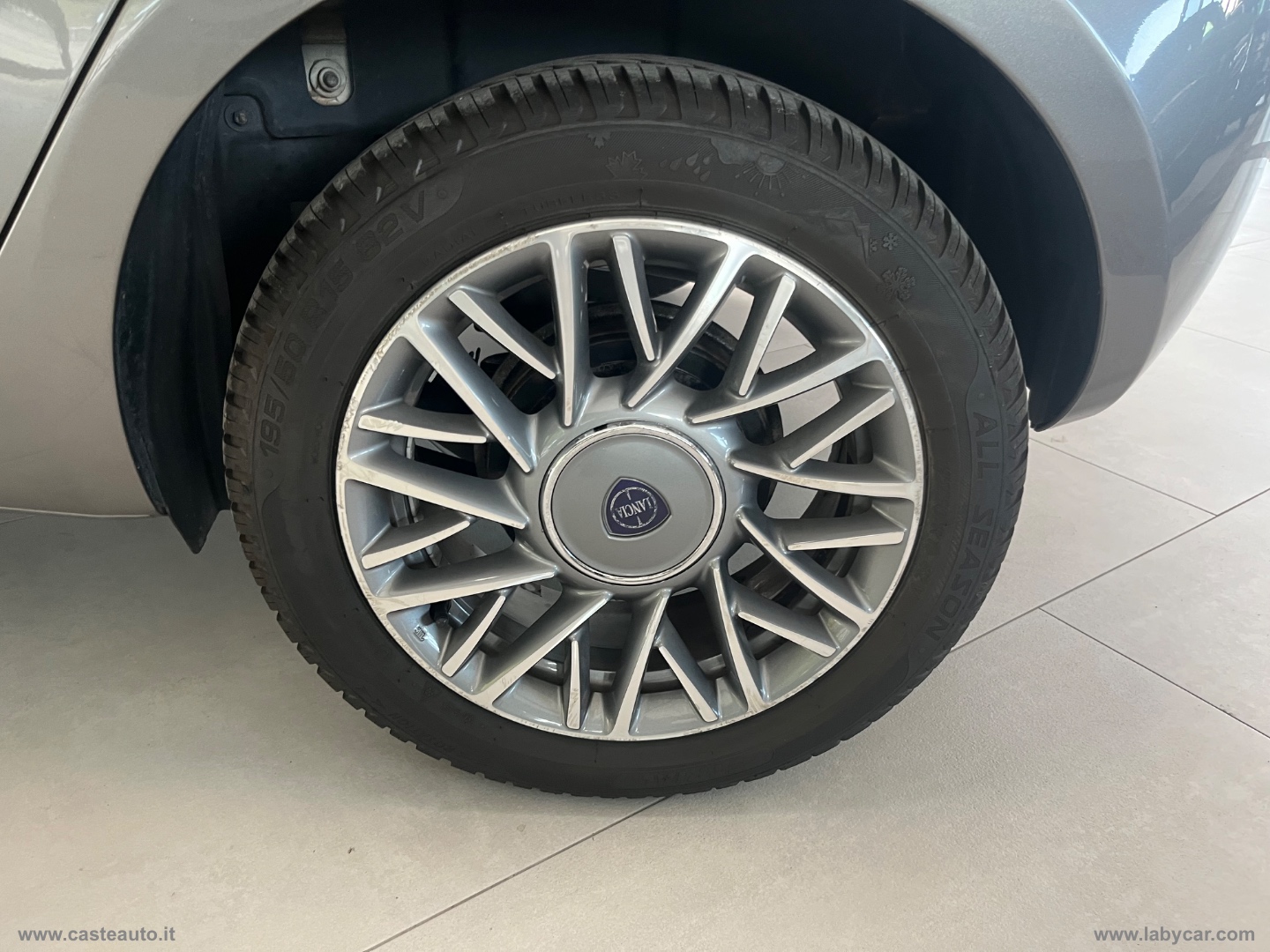 Ypsilon 1.2 69 CV 5p. Gold CON 56900 KM - immagine 14