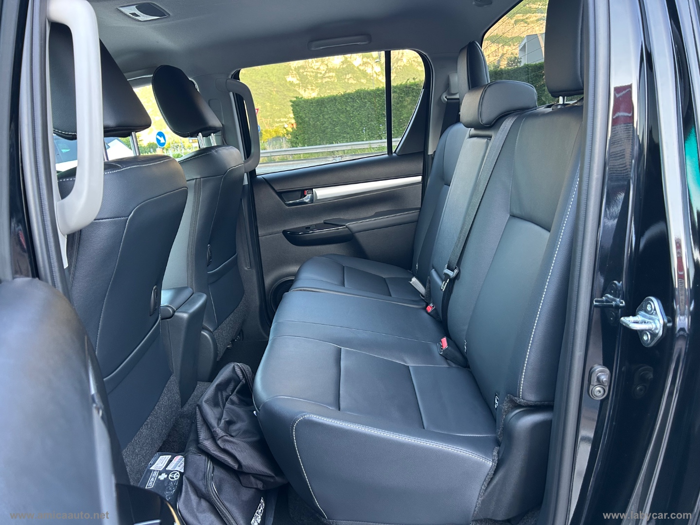 Hilux 2.8 D A/T 4WD 4p. DC Executive - immagine 14