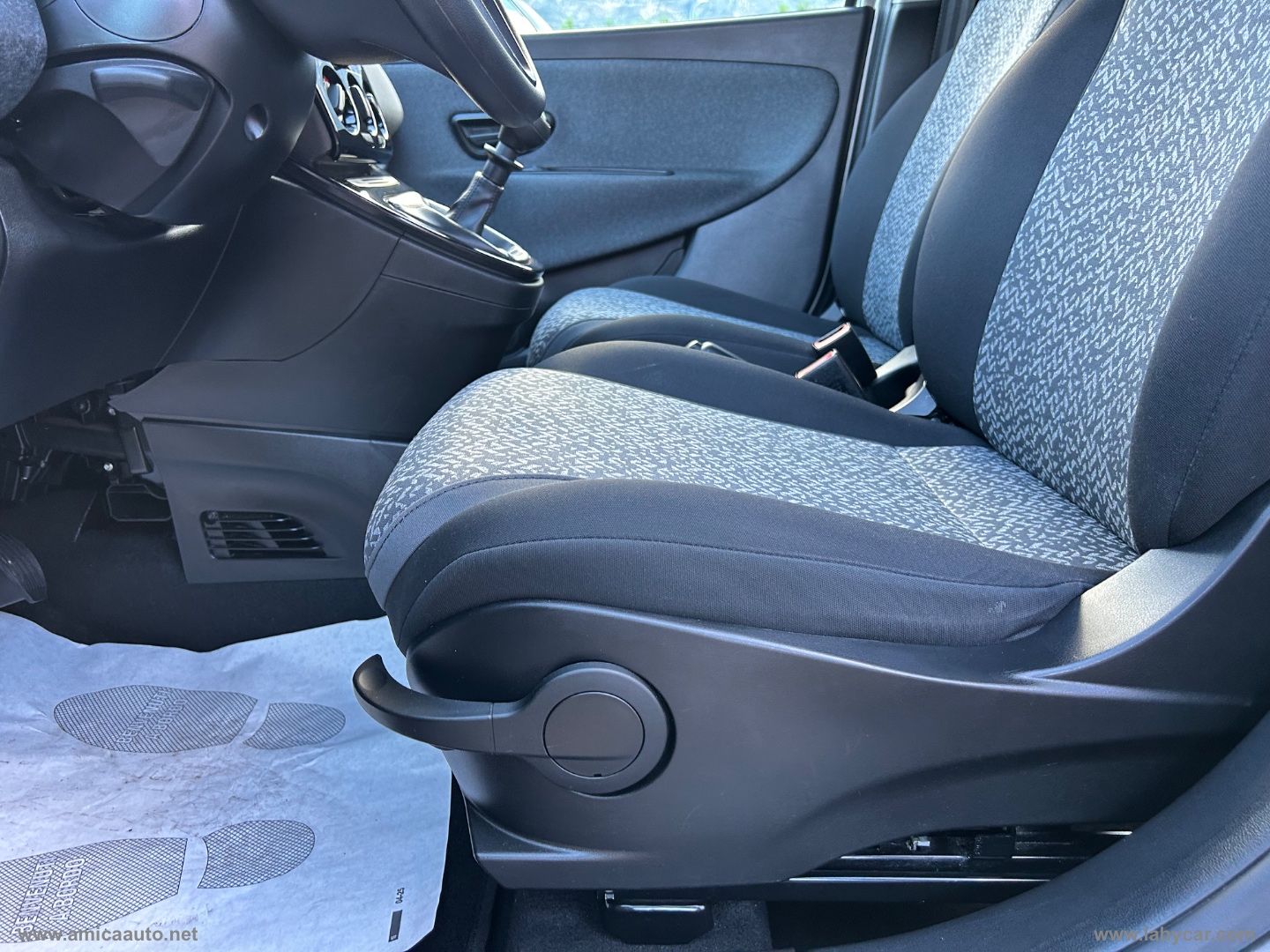 Ypsilon 1.2 69 CV 5p. S&S Elefantino Blu - immagine 14
