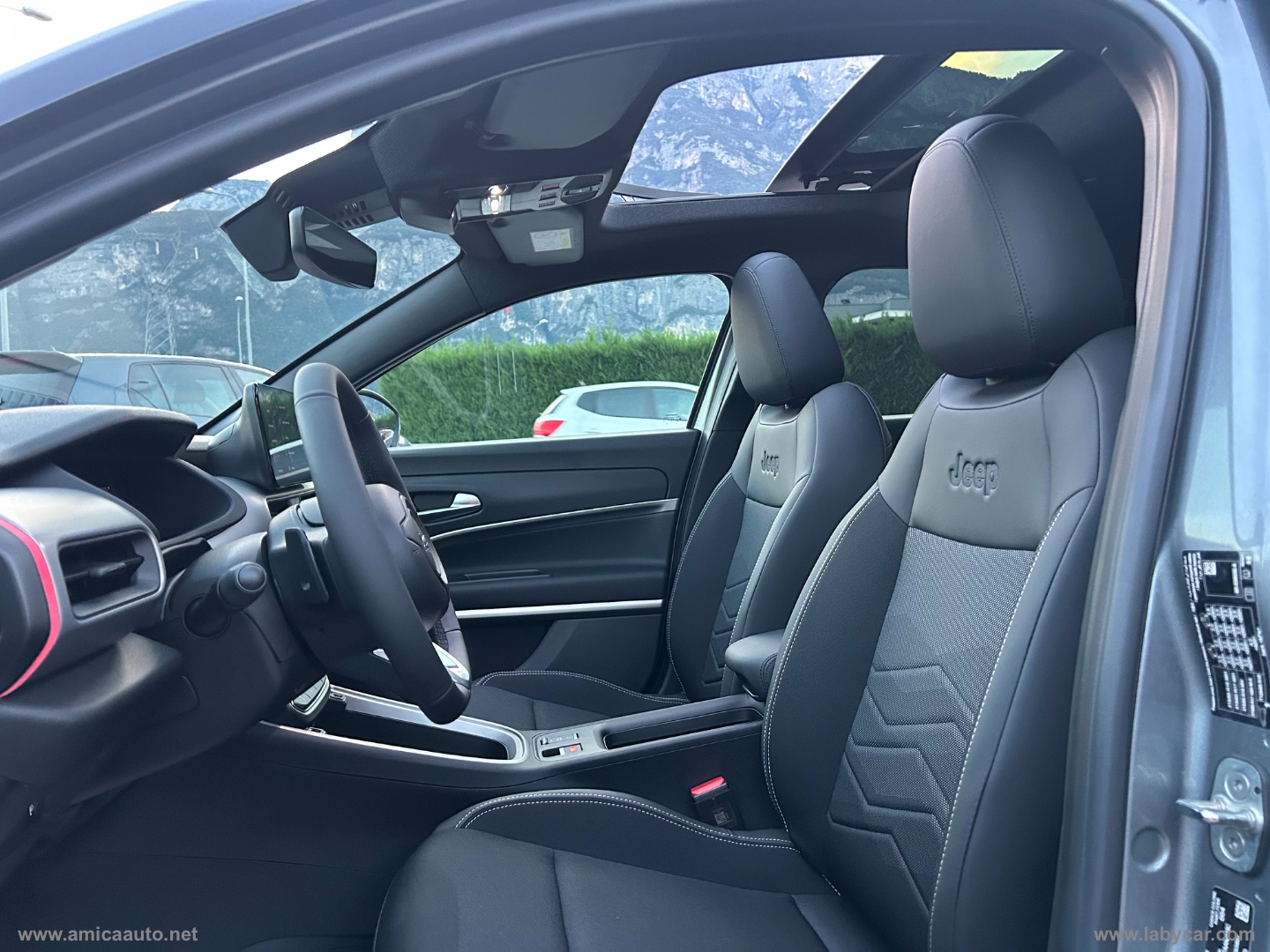 Avenger 1.2 Turbo 110CV e-Hybr. Summit VERNICE BICOLORE GRIGIO GRANITE/TETTO NERO - immagine 14