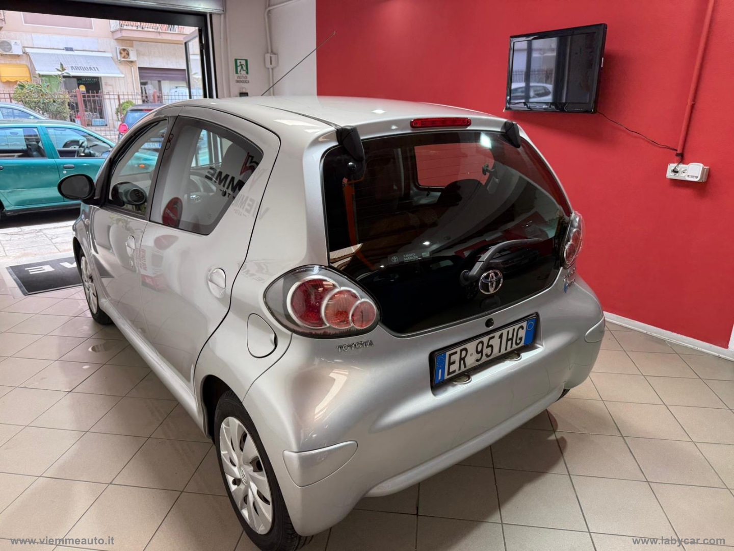 Aygo 1.0 12V VVT-i 5p. Lounge Connect - immagine 14
