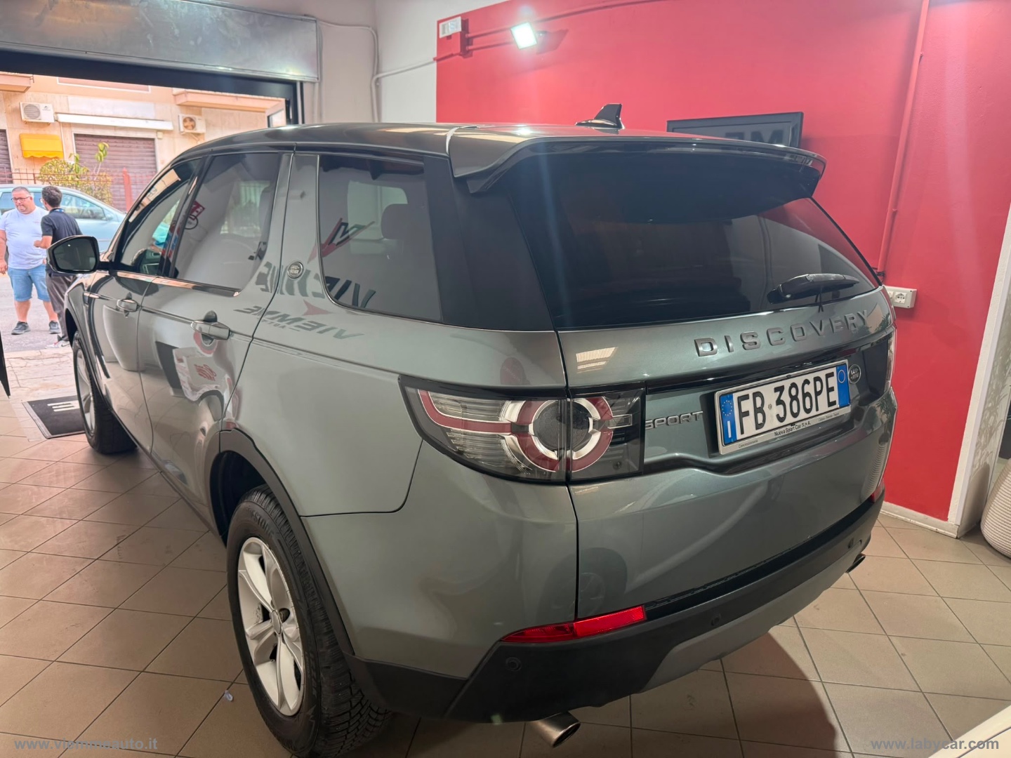 Discovery Sport 2.2 TD4 HSE Luxury - immagine 14