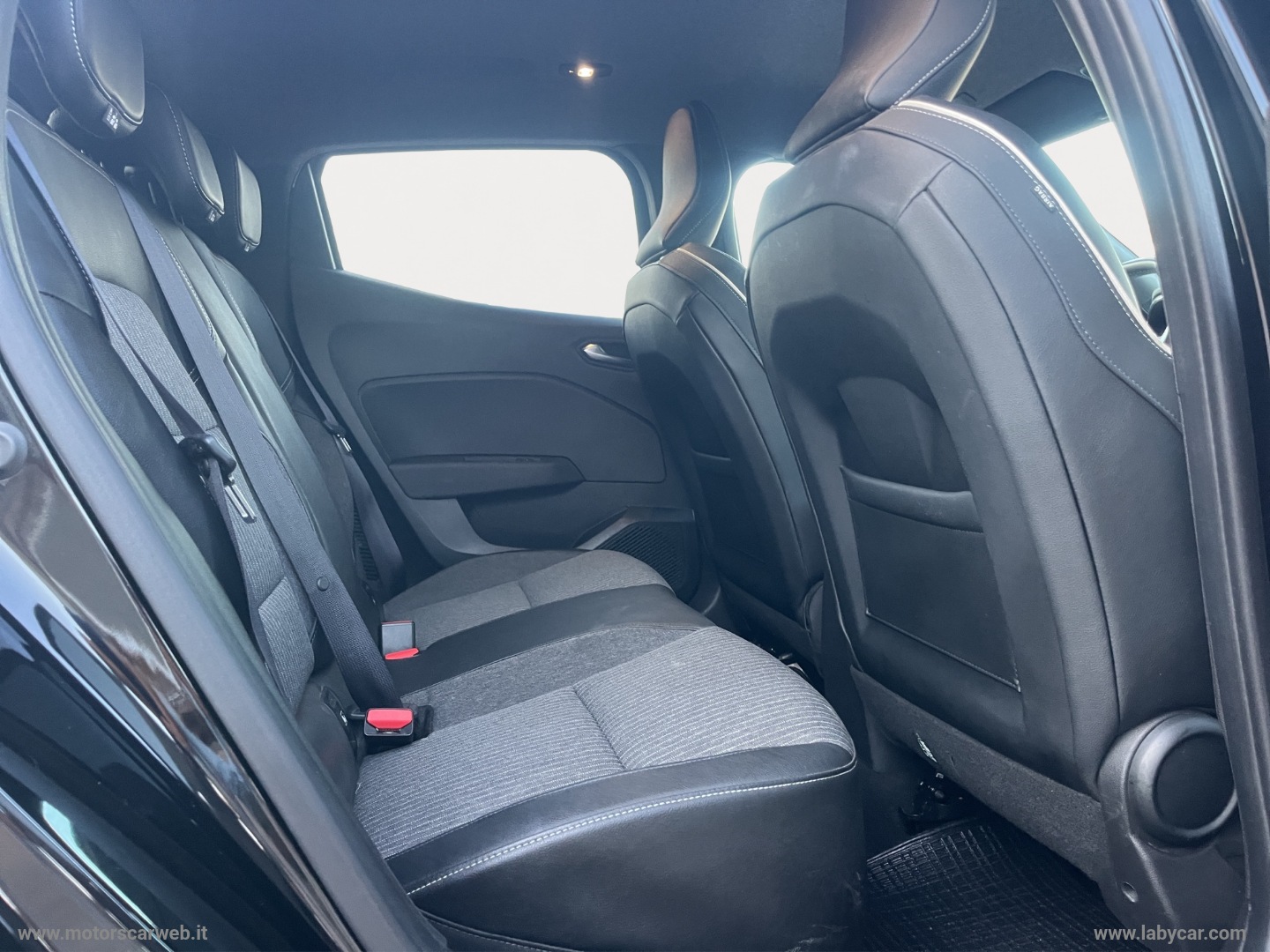 Clio Full Hybrid E-Tech 145 CV Techno - immagine 14