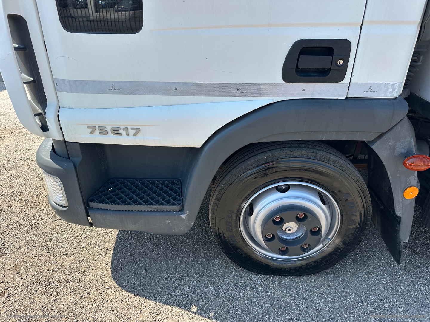 EUROCARGO 75E17 FRIGO+GANCIERE CARNI ATP 2031 - immagine 14