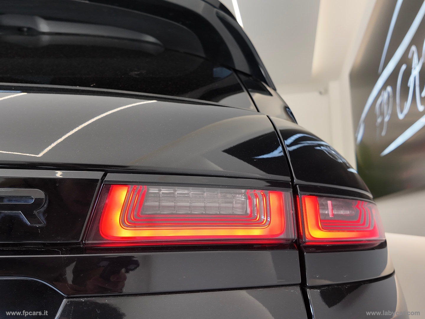 RR Evoque 2.0D I4 204 CV AWD Aut R-D.HSE - immagine 14