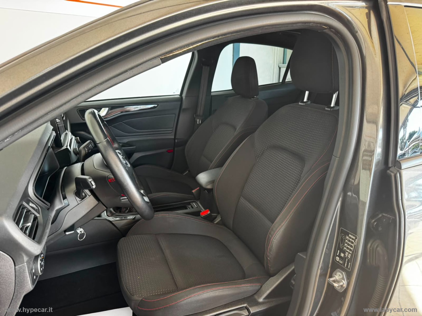 Focus 1.5 EcoBlue 120CV 5p. ST Line - immagine 14