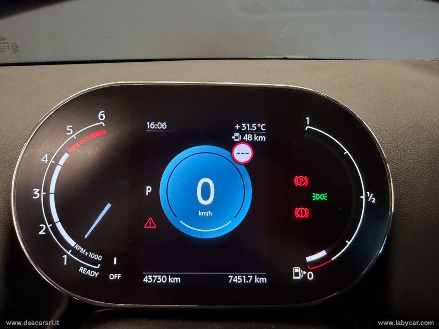 Mini Cooper D Essential Countryman - immagine 14