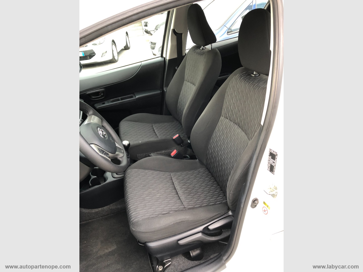 Yaris 1.0 5p. Active - immagine 14