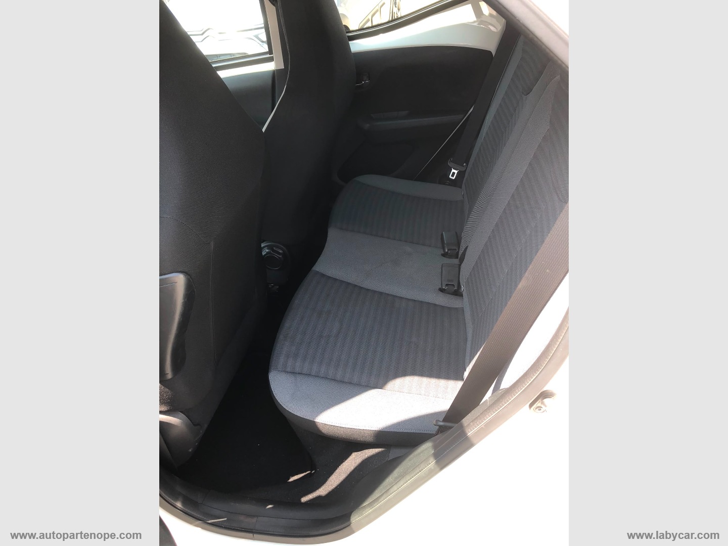 Aygo Connect 1.0 VVT-i 72 CV 5p. x-play - immagine 14
