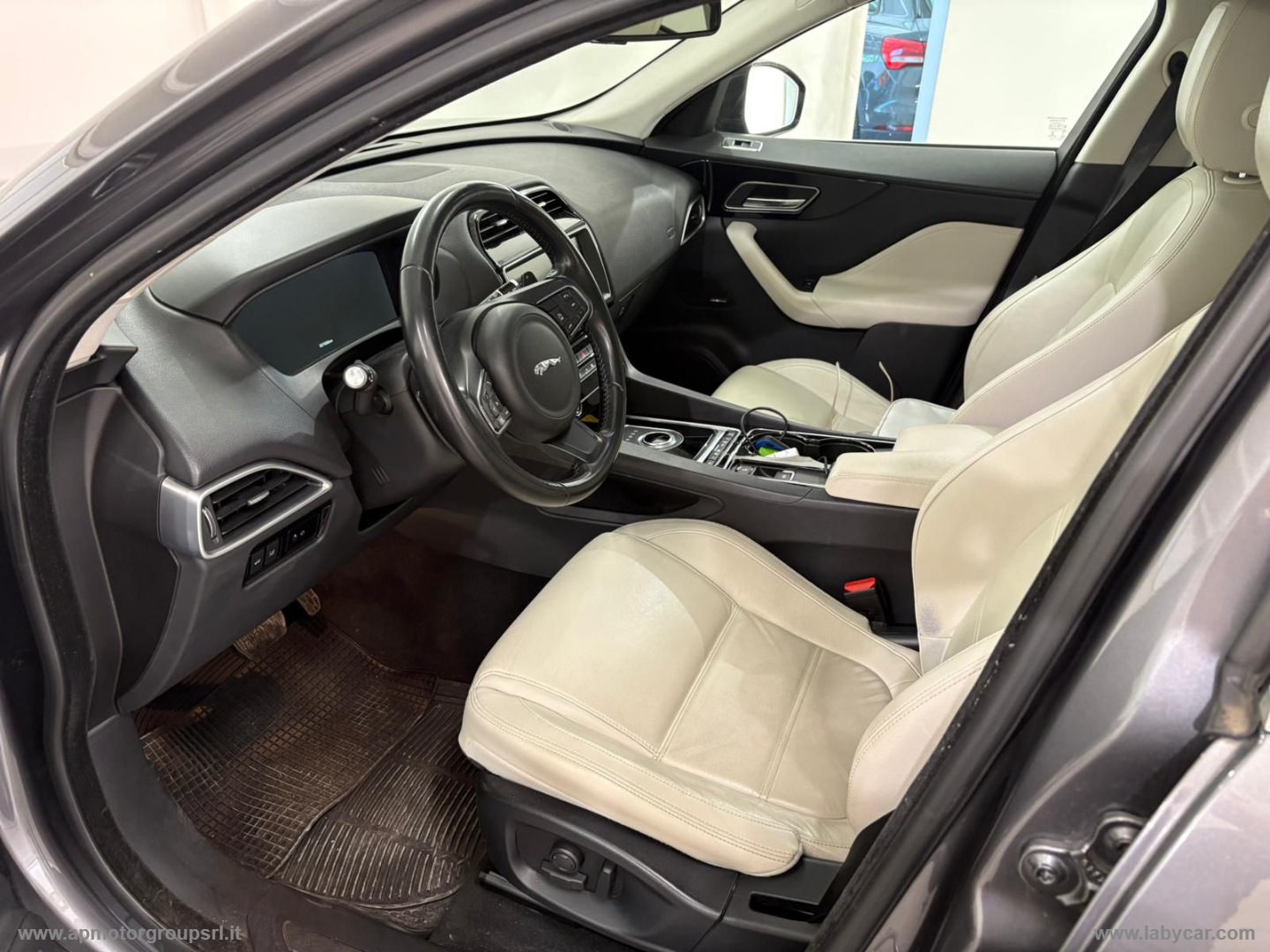F-Pace 2.0 D 180 CV AWD aut. Prestige - immagine 14