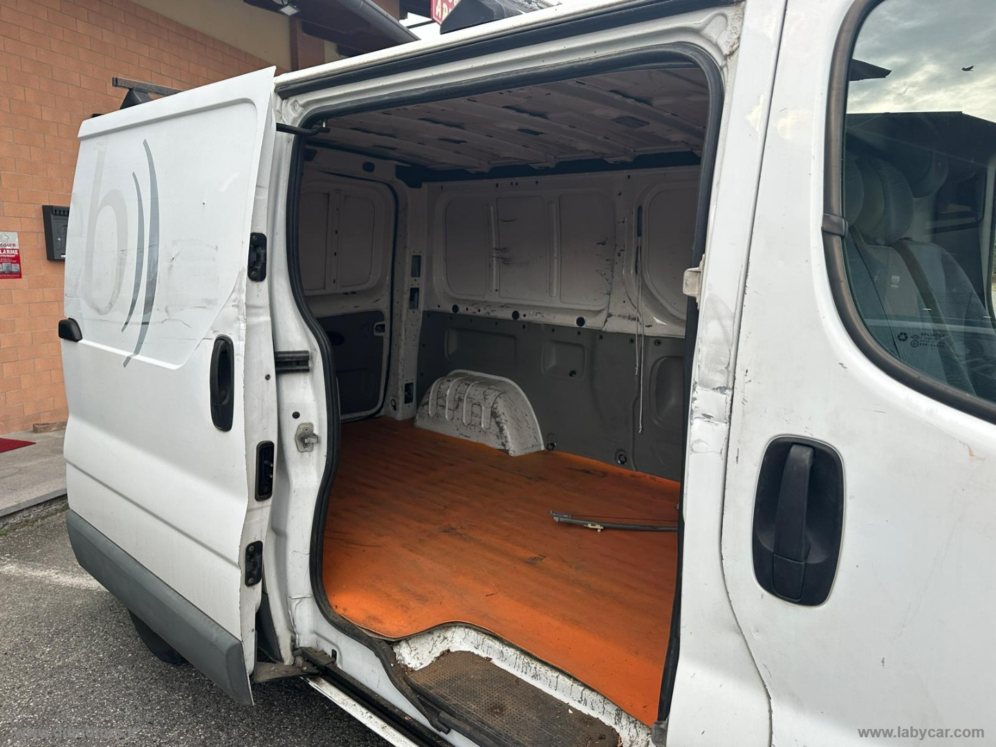 Trafic T27 1.9dCi/100PC-TN Combi Confort OCCASIONE - immagine 14