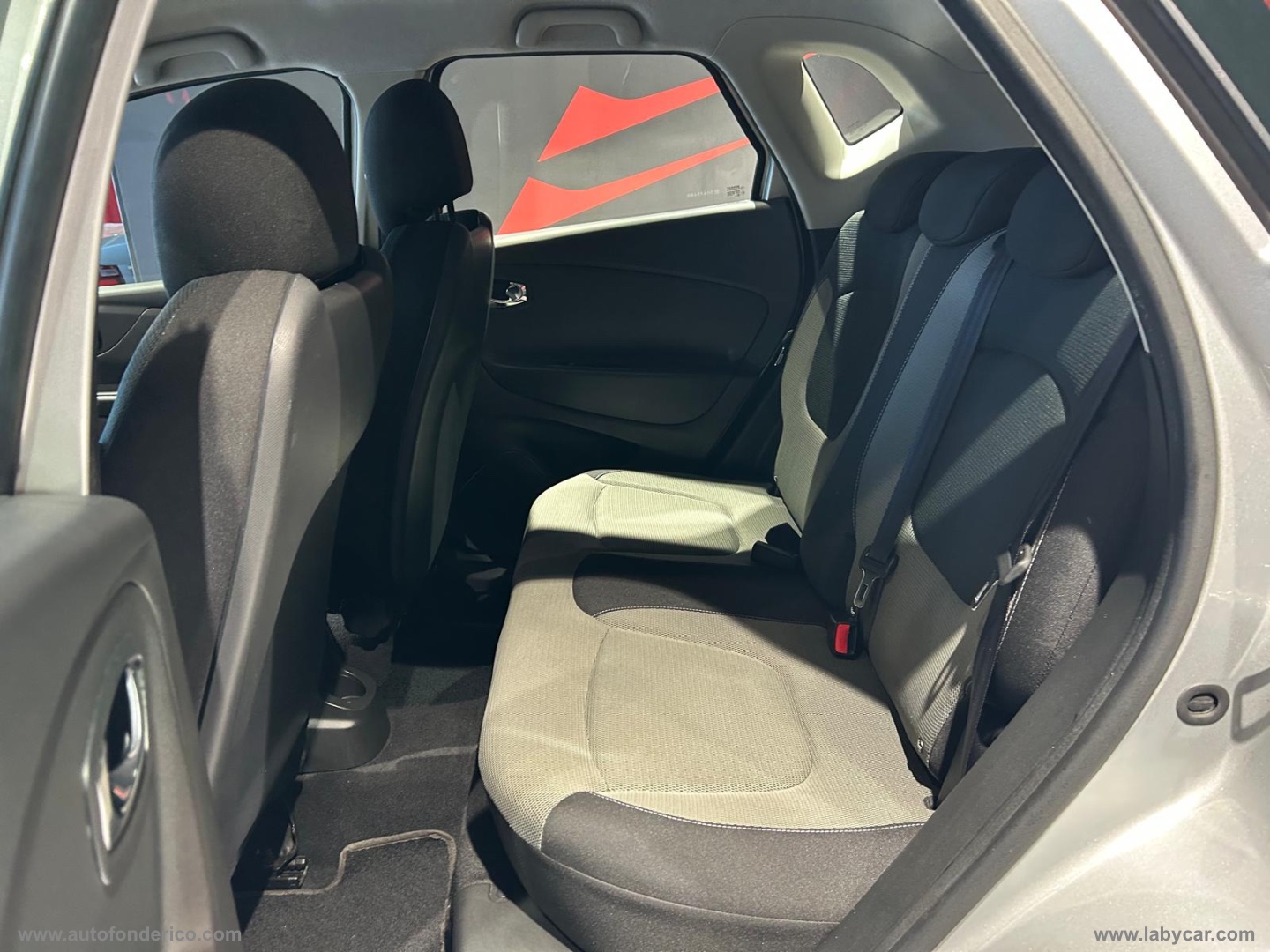 Captur 1.5 dCi 8V 90 CV S&S Ener. R-Link - immagine 14