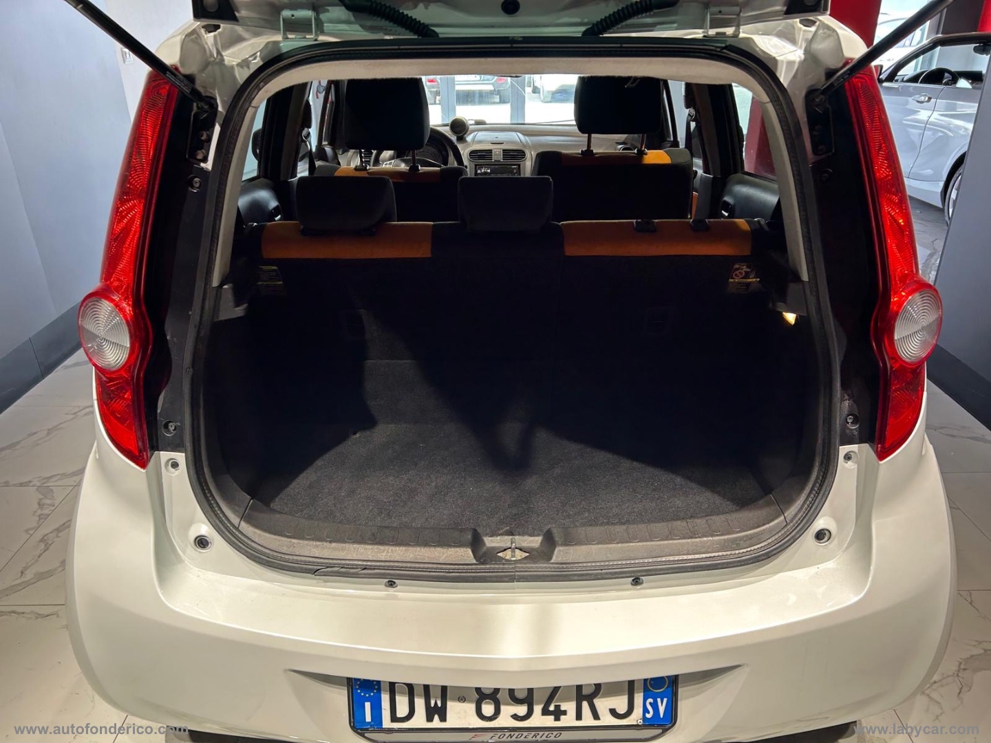 Agila 1.2 86 CV Enjoy - immagine 14