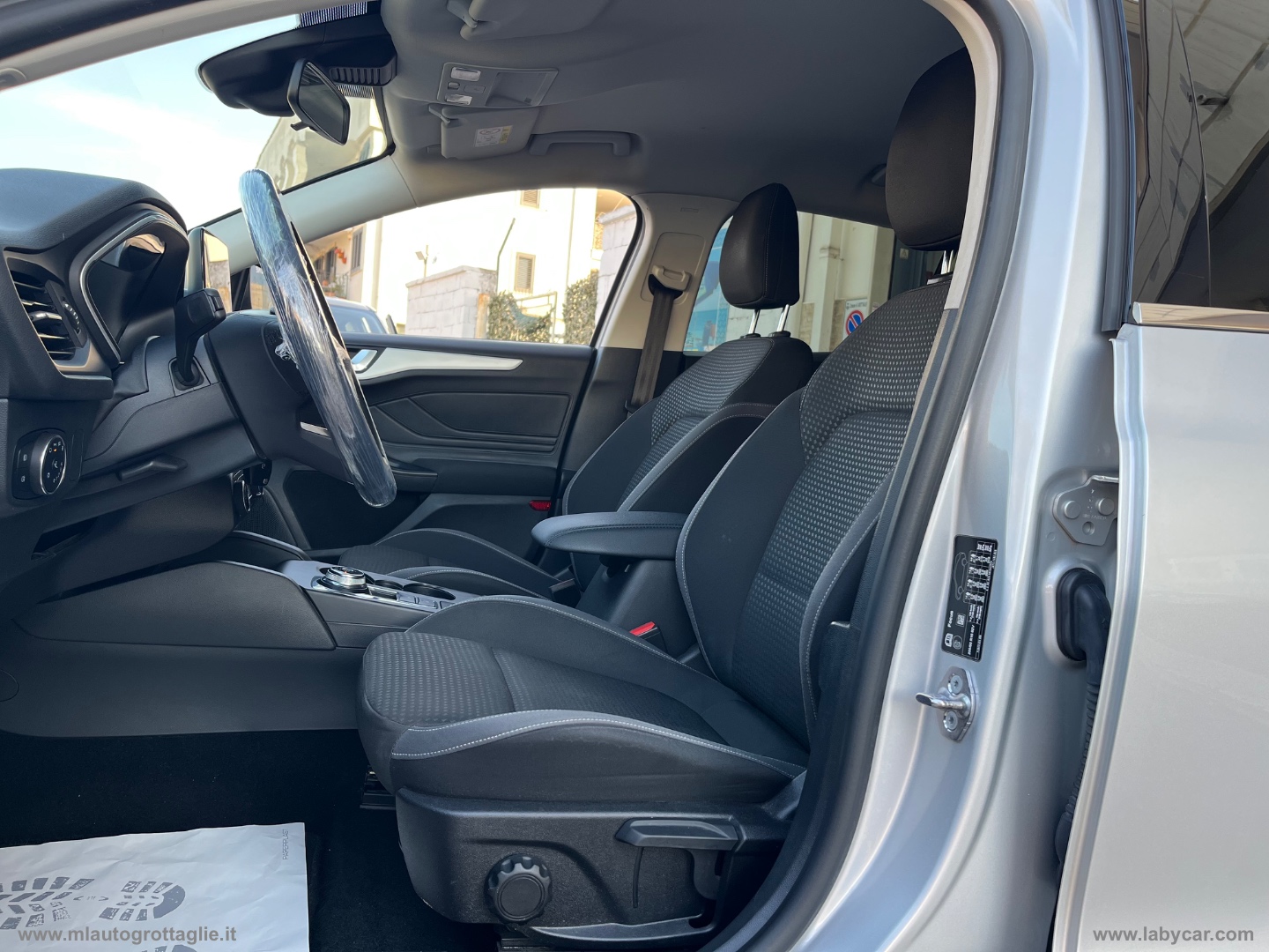 Focus 1.5 EcoBlue 120CV aut. SW Business - immagine 14