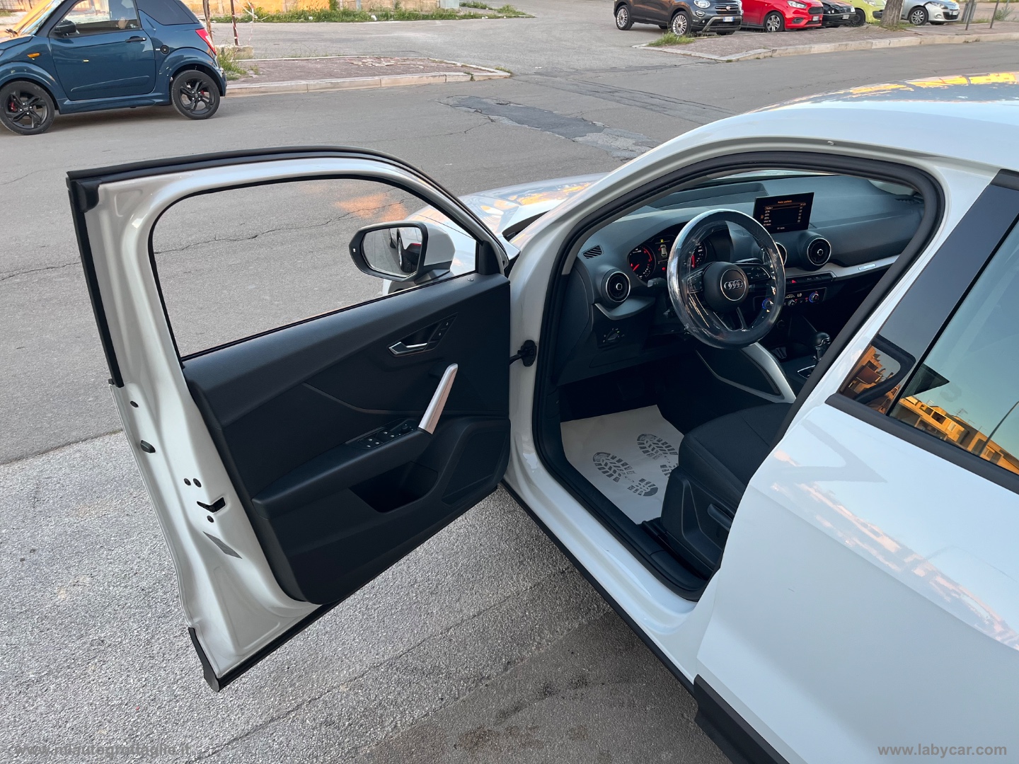 Q2 30 TDI S tronic Business Design - immagine 14