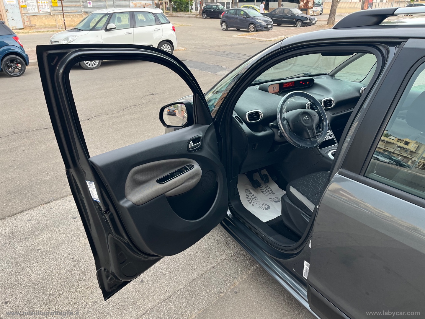 C3 Picasso 1.6 HDi 90 Exclusive - immagine 14