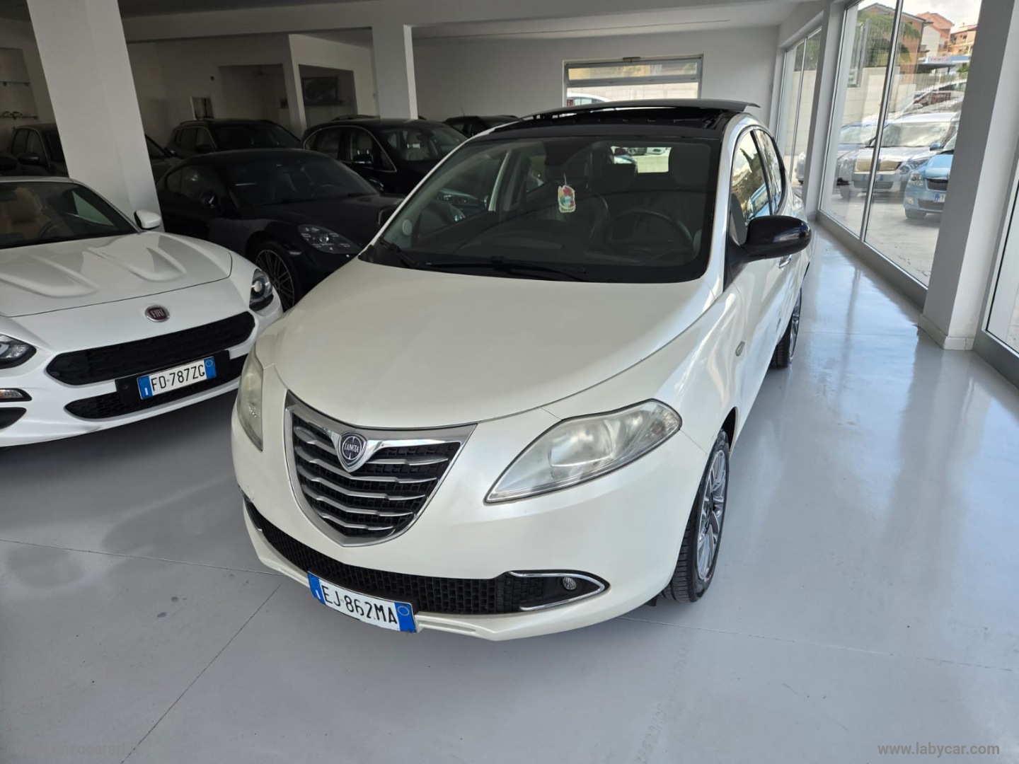 Ypsilon 1.3 MJT 95 CV 5p. S&S Platinum TETTO APRIBILE - immagine 14