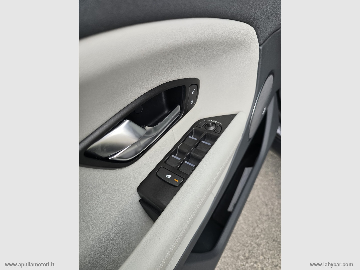 RR Evoque 2.0 TD4 150 CV 5p. Bs Ed. Pure - immagine 14